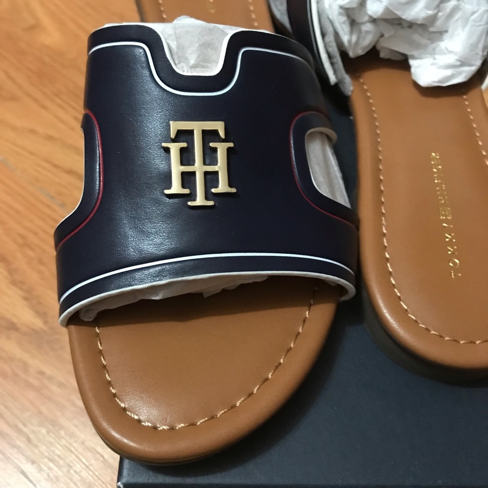 Tommy Hilfiger sliders